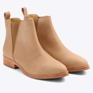 Nisolo Classic Chelsea Boot 7.5 Almond